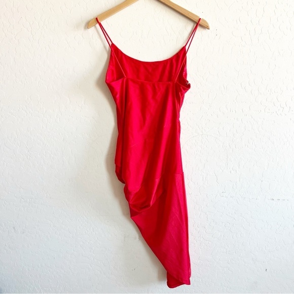superdown Eva Twisted Slit Dress in Red - Picture 5 of 11